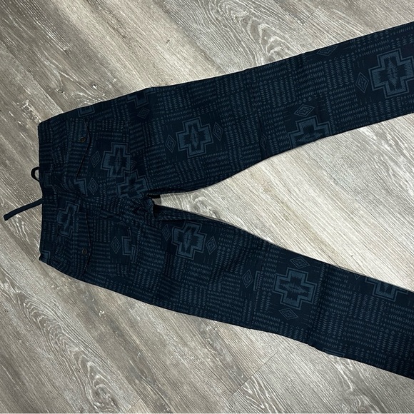 Pendleton Navy Patterned Pants - Picture 4 of 6